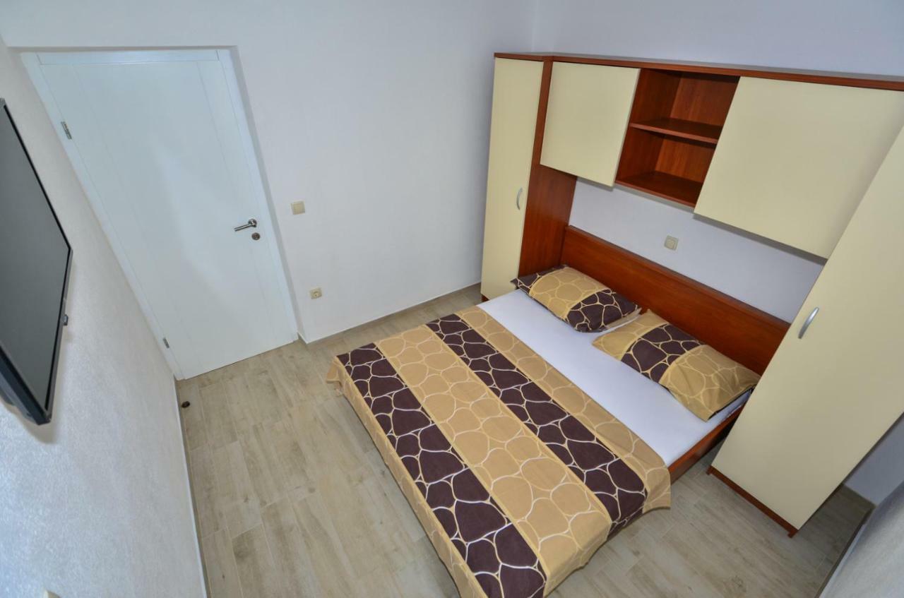 מאקרסקה Apartmani Dina מראה חיצוני תמונה