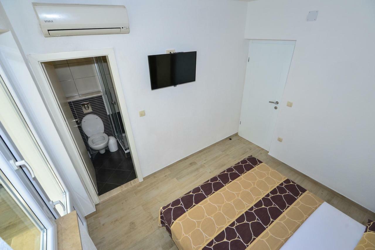 מאקרסקה Apartmani Dina מראה חיצוני תמונה