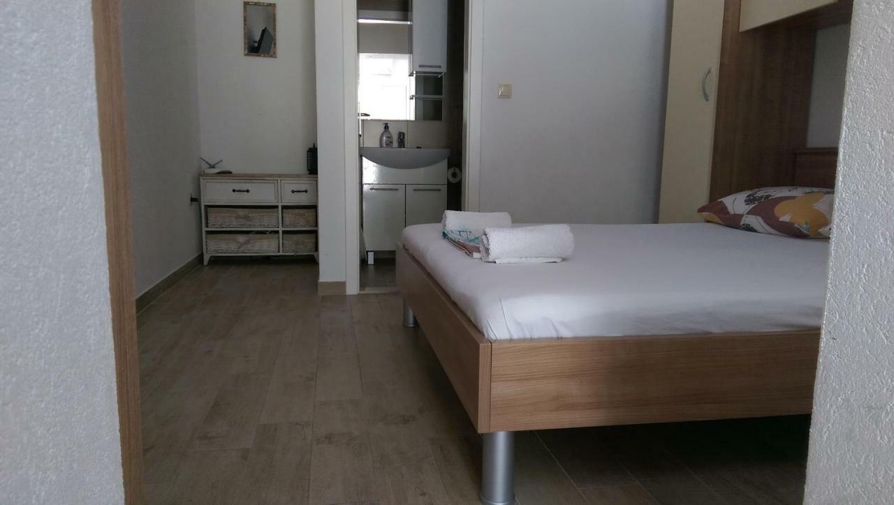 מאקרסקה Apartmani Dina מראה חיצוני תמונה