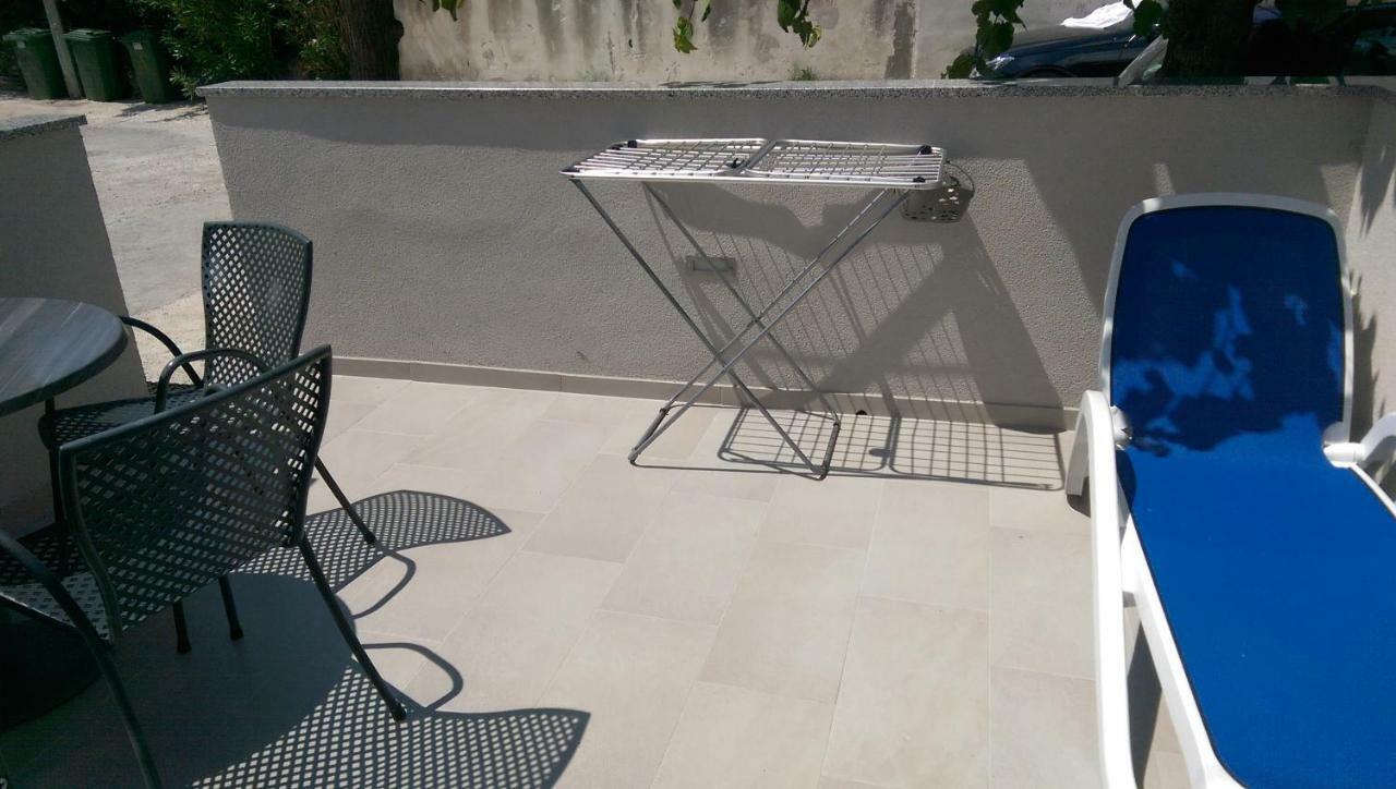 מאקרסקה Apartmani Dina מראה חיצוני תמונה
