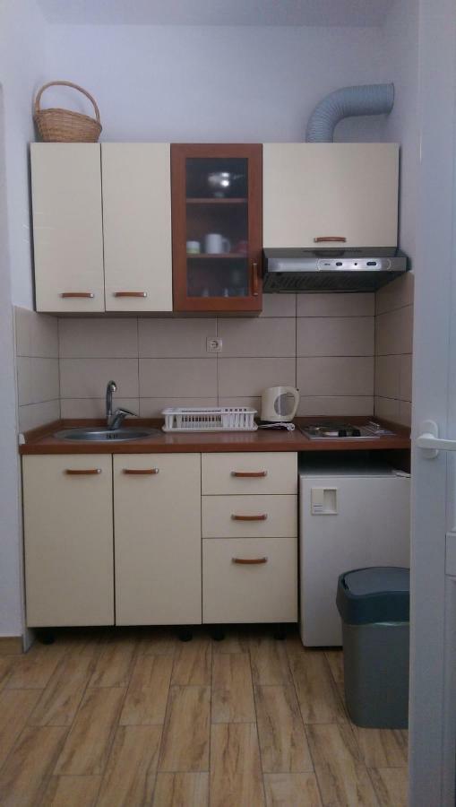 מאקרסקה Apartmani Dina מראה חיצוני תמונה