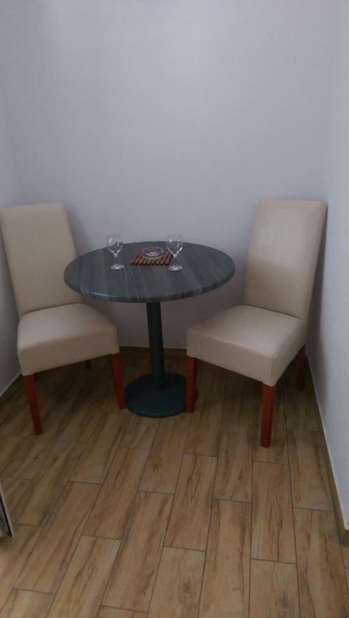 מאקרסקה Apartmani Dina מראה חיצוני תמונה
