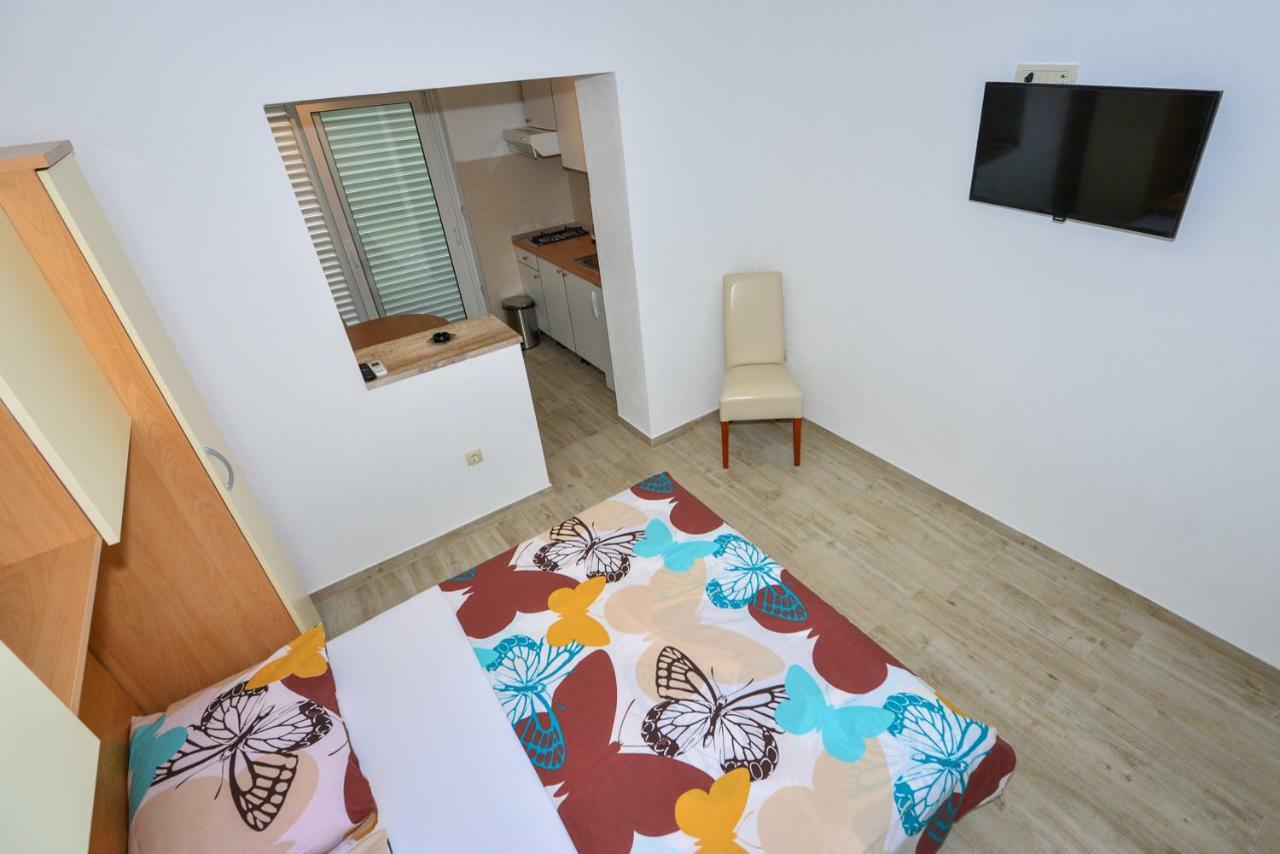 מאקרסקה Apartmani Dina מראה חיצוני תמונה