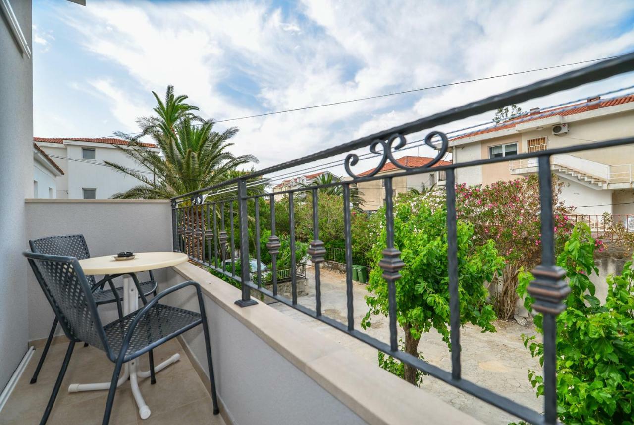 מאקרסקה Apartmani Dina מראה חיצוני תמונה
