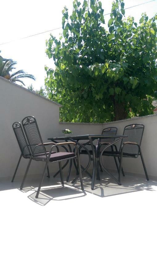 מאקרסקה Apartmani Dina מראה חיצוני תמונה