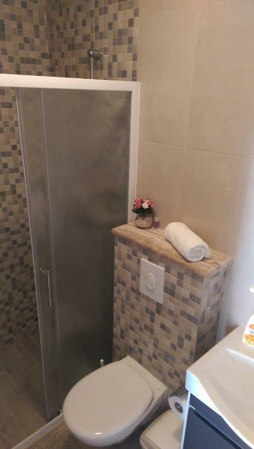 מאקרסקה Apartmani Dina מראה חיצוני תמונה