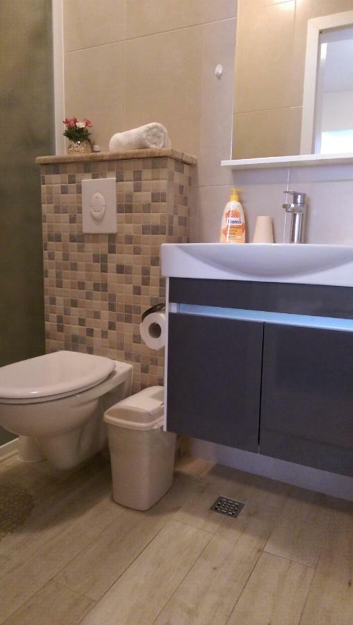 מאקרסקה Apartmani Dina מראה חיצוני תמונה