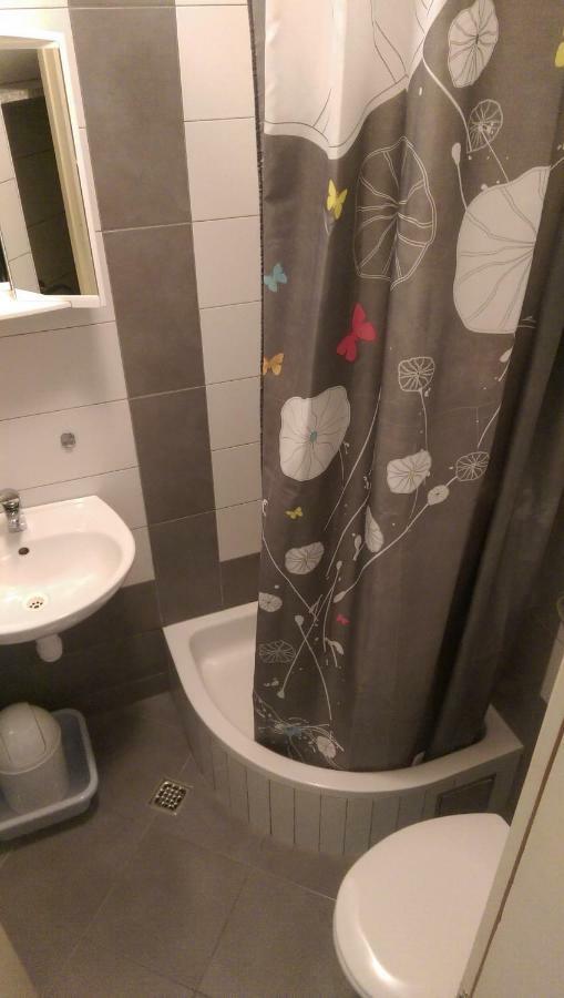 מאקרסקה Apartmani Dina מראה חיצוני תמונה