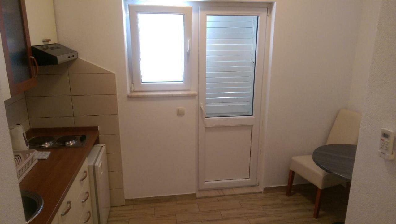 מאקרסקה Apartmani Dina מראה חיצוני תמונה