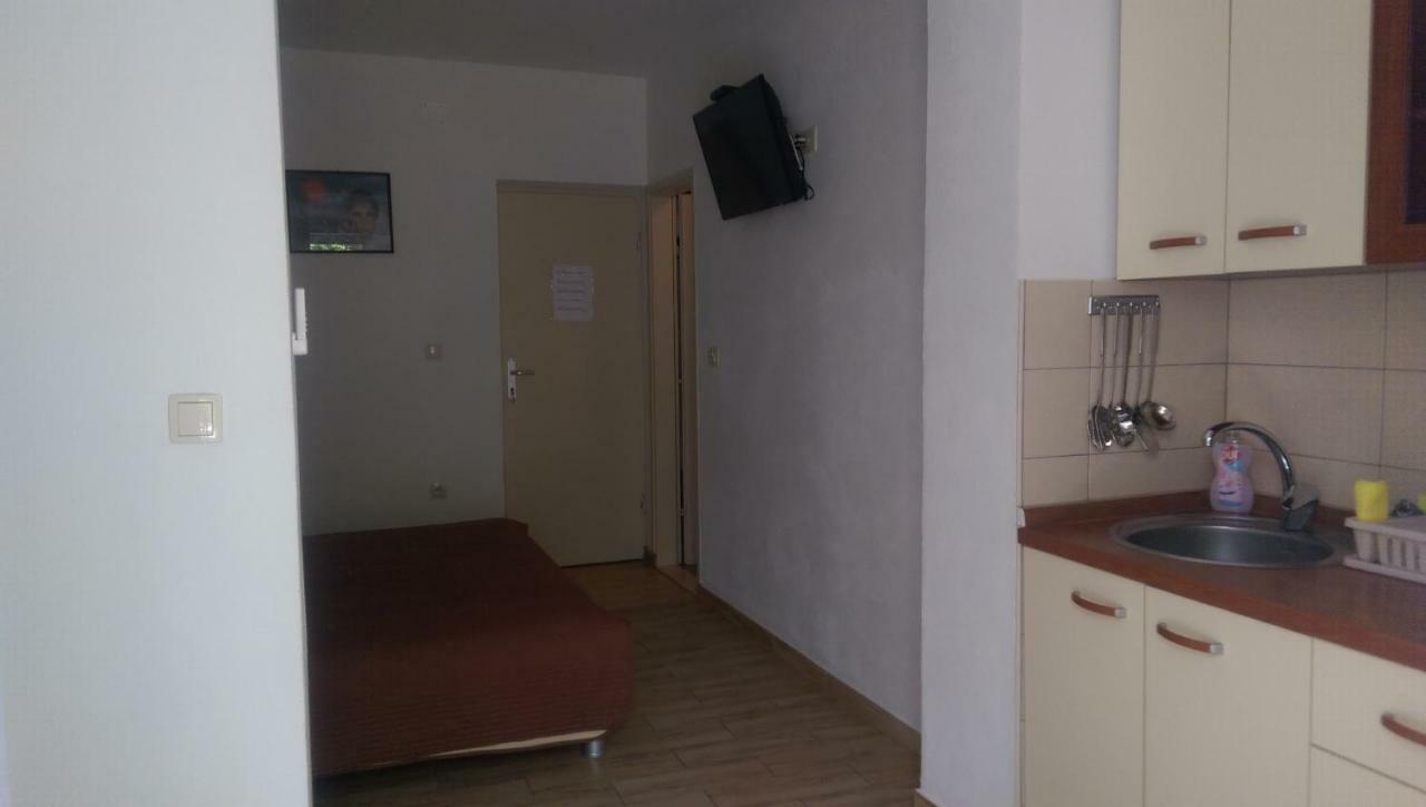 מאקרסקה Apartmani Dina מראה חיצוני תמונה