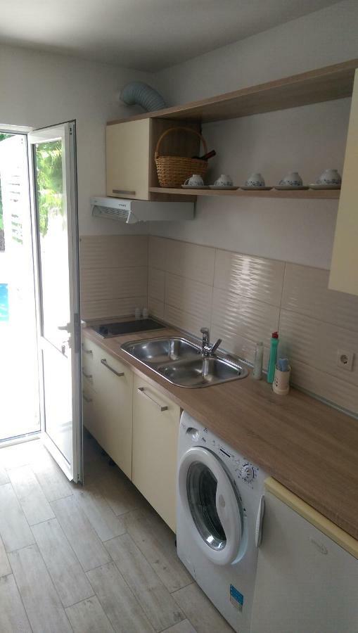 מאקרסקה Apartmani Dina מראה חיצוני תמונה