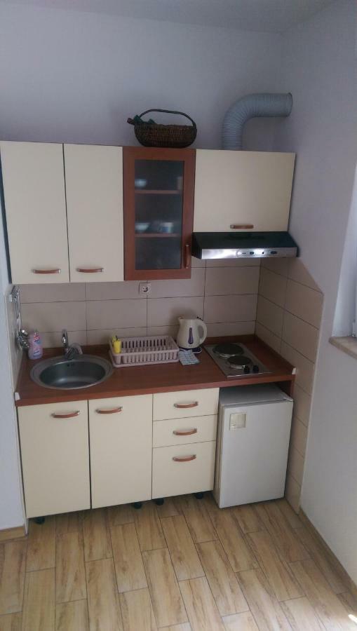 מאקרסקה Apartmani Dina מראה חיצוני תמונה