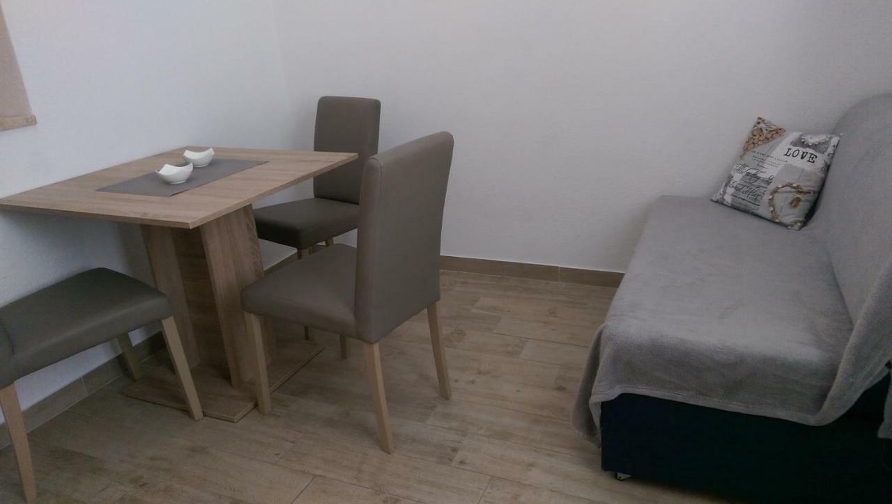 מאקרסקה Apartmani Dina מראה חיצוני תמונה