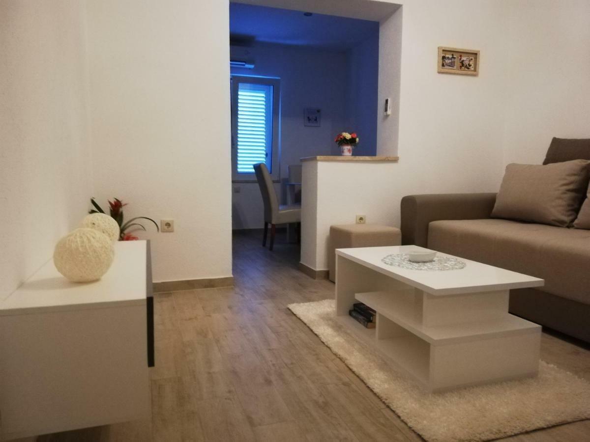 מאקרסקה Apartmani Dina מראה חיצוני תמונה