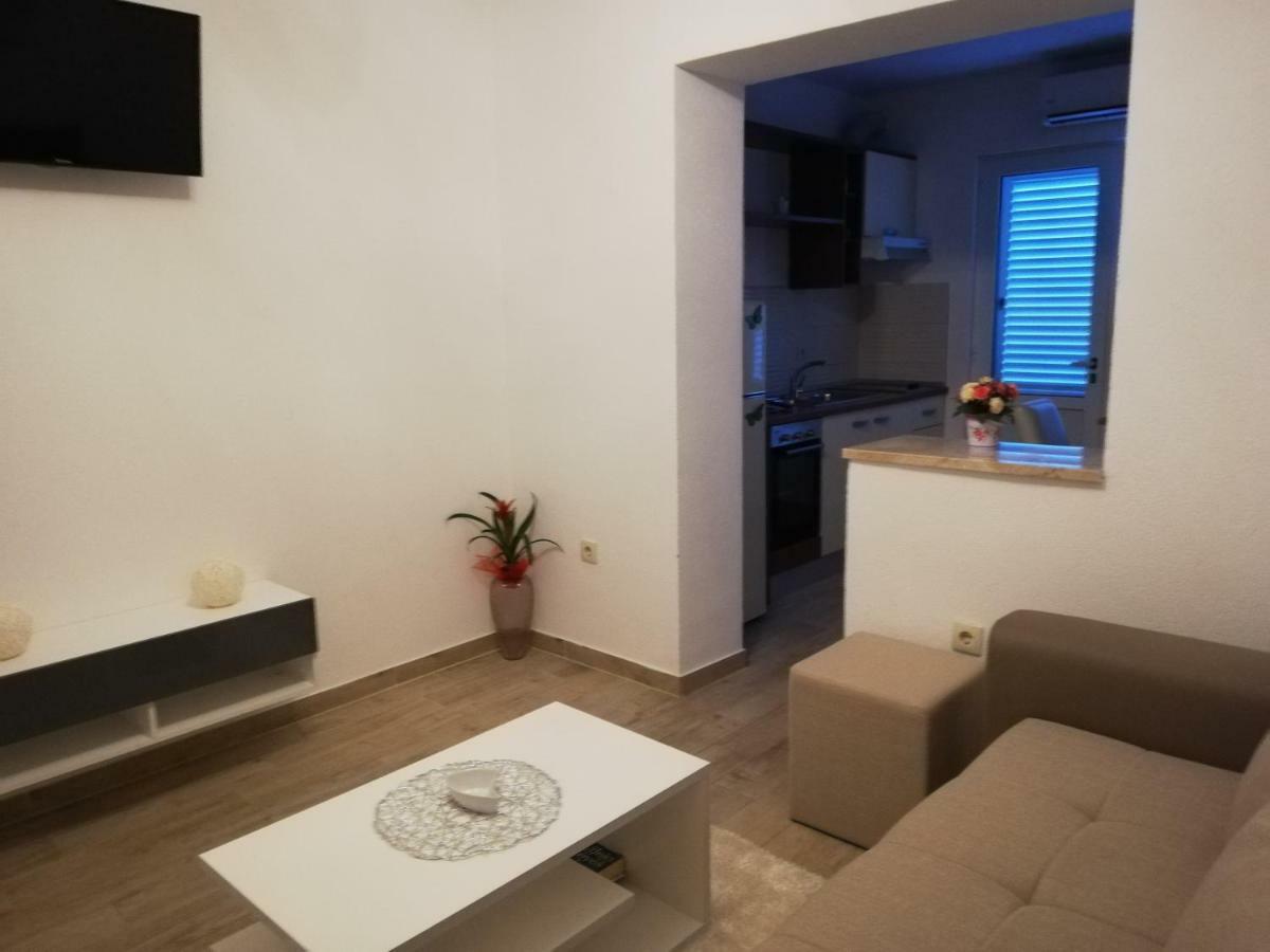 מאקרסקה Apartmani Dina מראה חיצוני תמונה