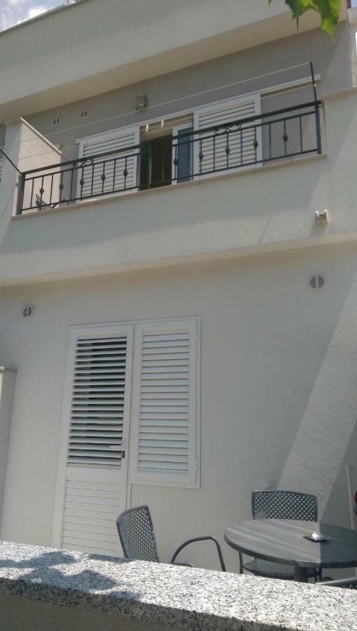מאקרסקה Apartmani Dina מראה חיצוני תמונה
