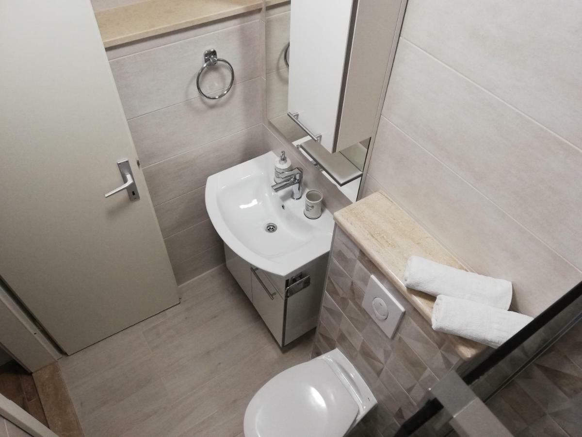 מאקרסקה Apartmani Dina מראה חיצוני תמונה