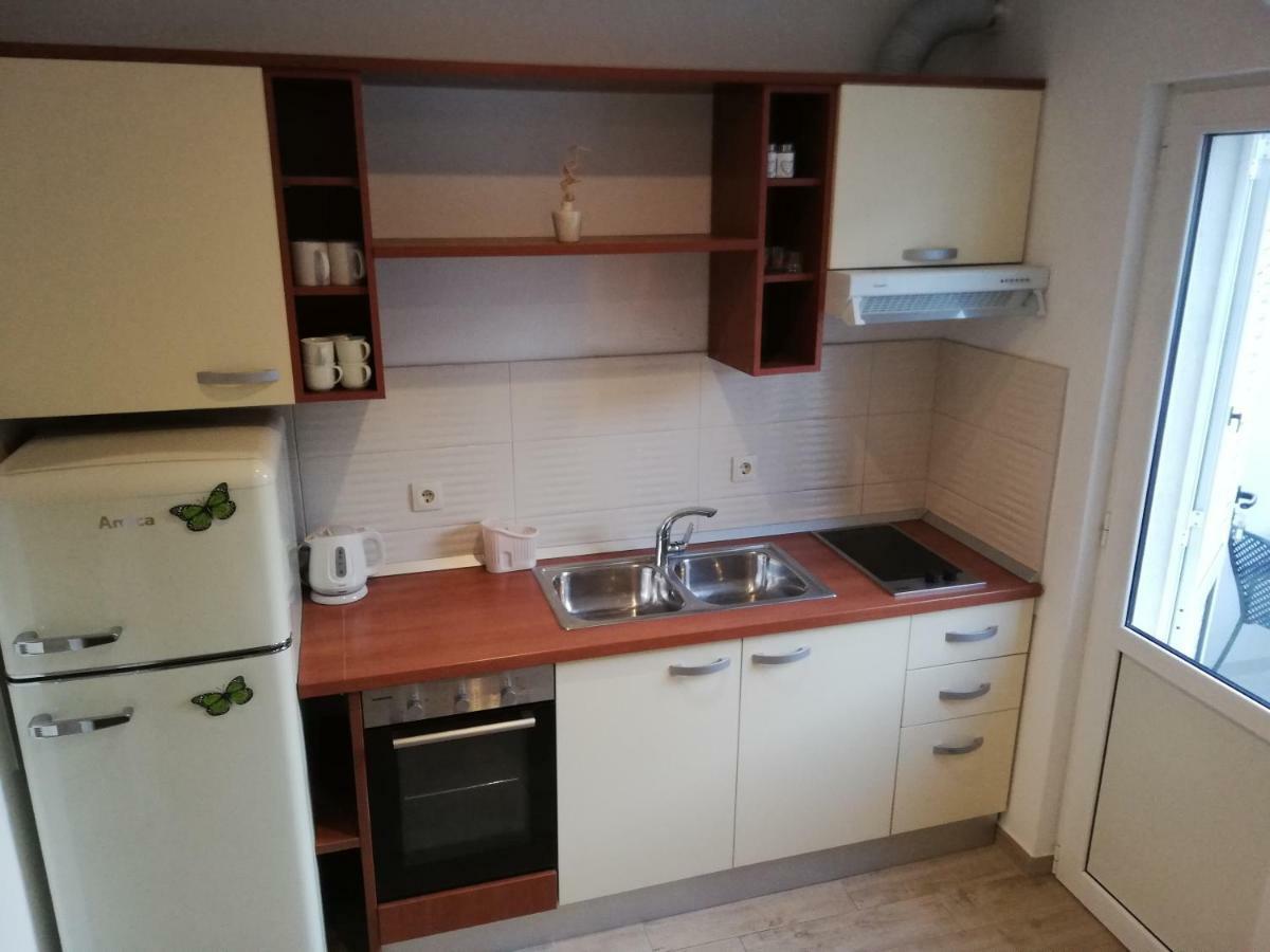 מאקרסקה Apartmani Dina מראה חיצוני תמונה