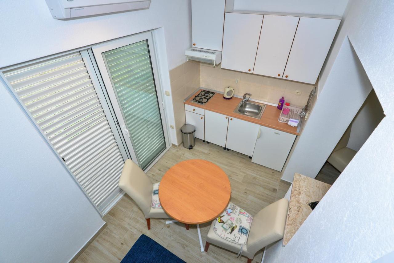 מאקרסקה Apartmani Dina מראה חיצוני תמונה