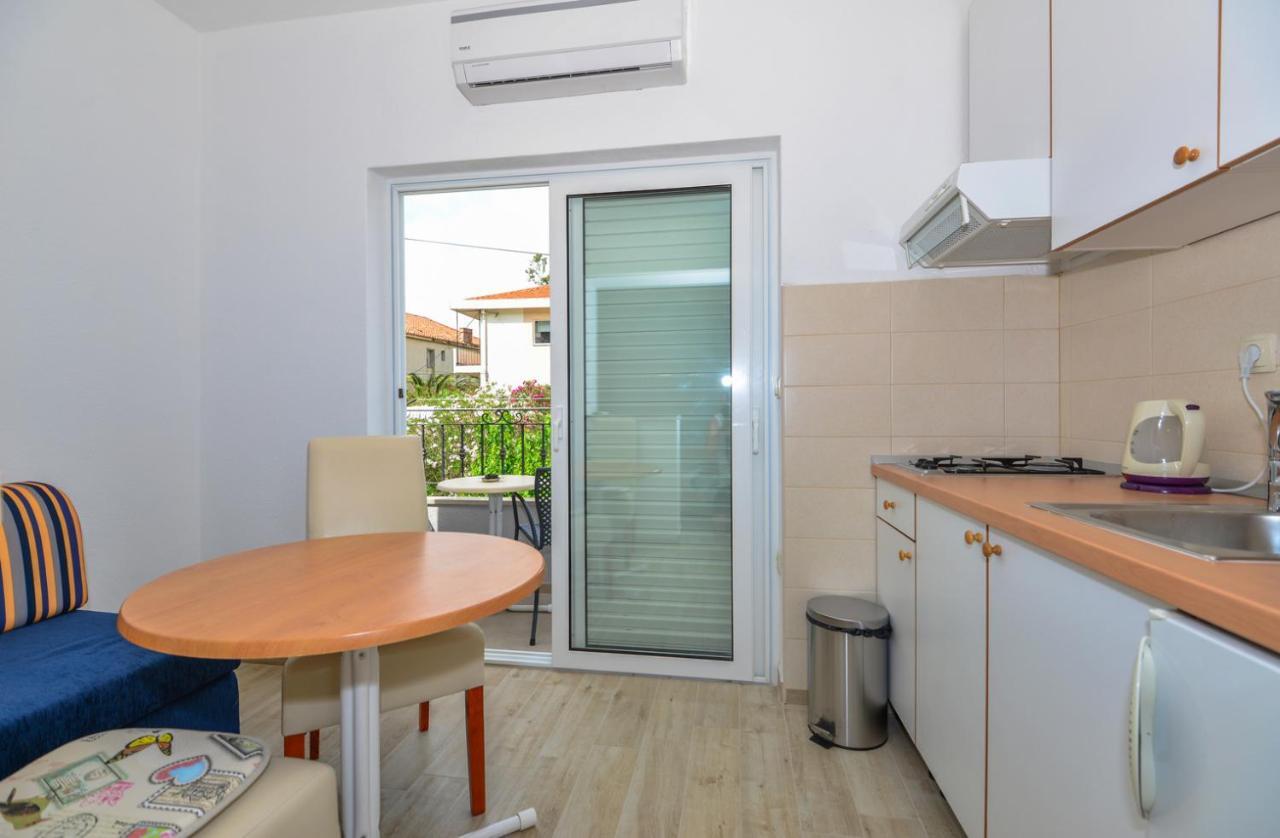 מאקרסקה Apartmani Dina מראה חיצוני תמונה